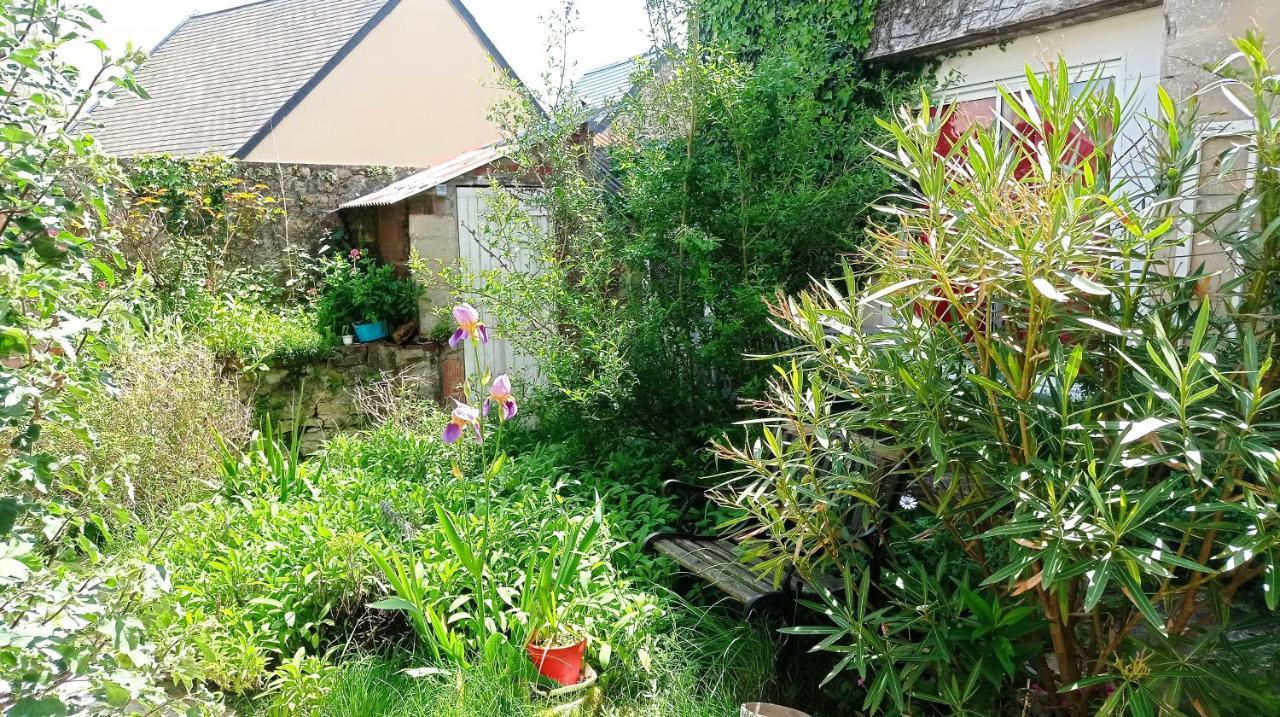 Logis Proche Des Plages Du Debarquement Vaucelles Exterior photo